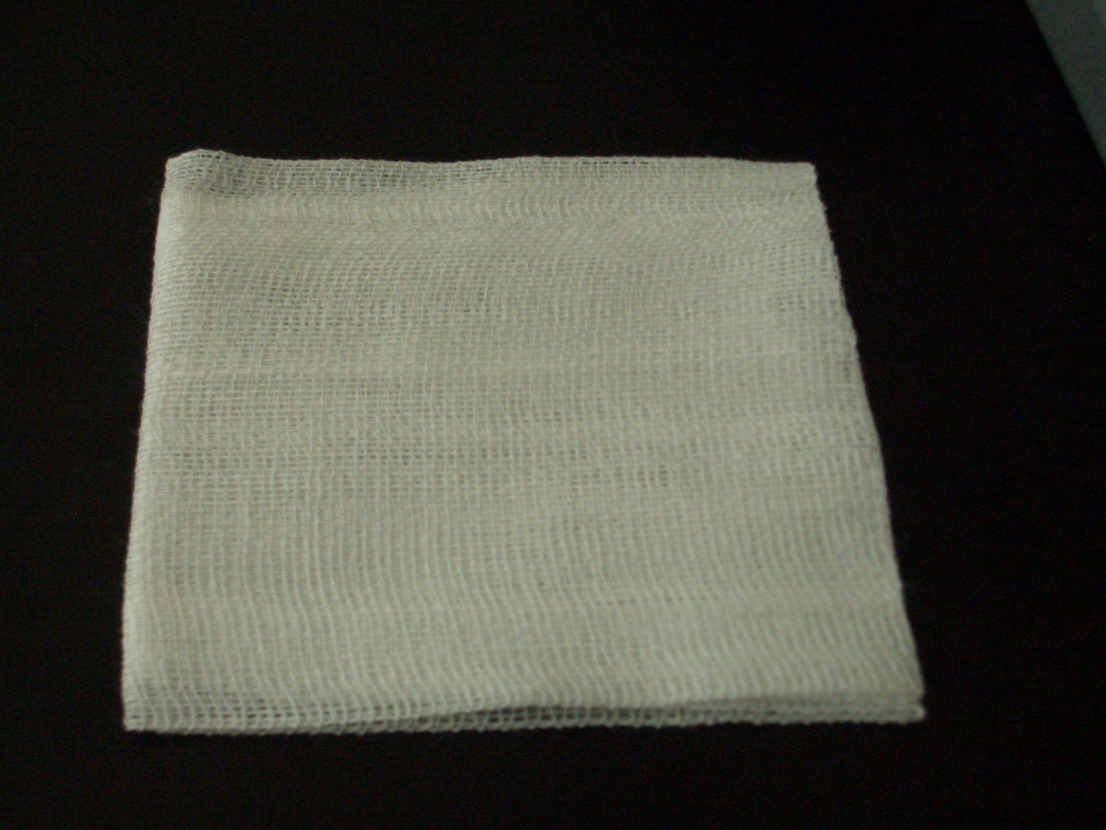 wound cleaning supplies and irrigation syringe