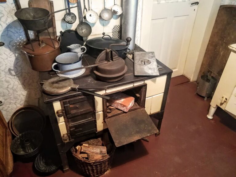 Best Wood Stoves for Off-Grid Cabins in 2026: Buyer Guide